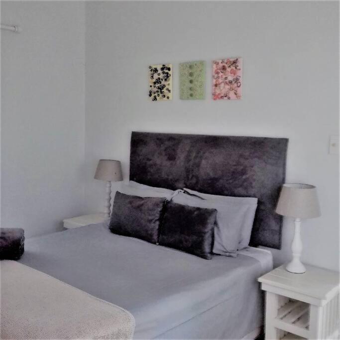 Bush house by the sea, Ponta Malongane photo 1