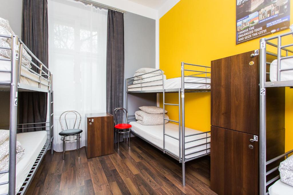 Номер (Кровать в общем 6-местном номере), One World Hostel