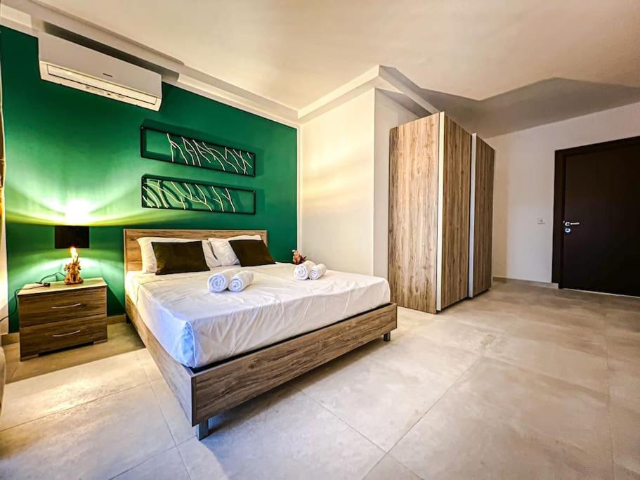 Deluxe Modern 2 bedroom Apartment by Solea photo 1