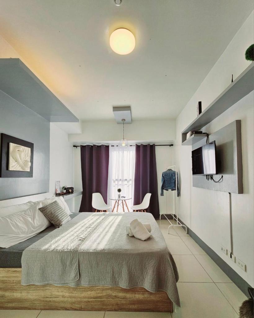 Tagaytay Nordic Nest Staycation at Wind Residences with Netflix Wifi near Sky Ranch, Silang