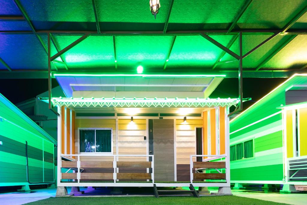 Rainbow Huts by Zing Motel photo 4