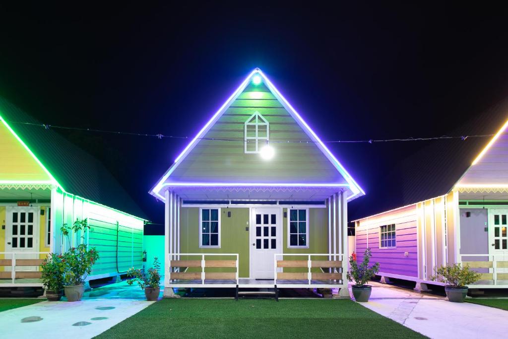 Rainbow Huts by Zing Motel photo 2