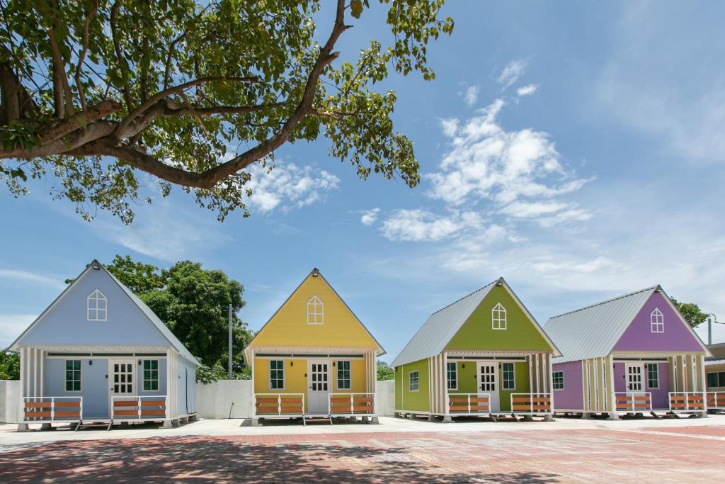 Rainbow Huts by Zing Motel