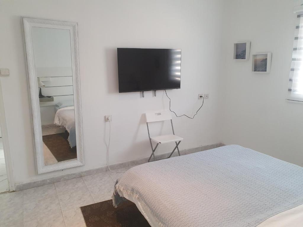 CHAMBRE BLEUE 2 PERSONNES photo 3