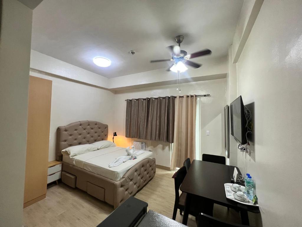Iloilo Staycation with a Pool, Gym and Playroom photo 3