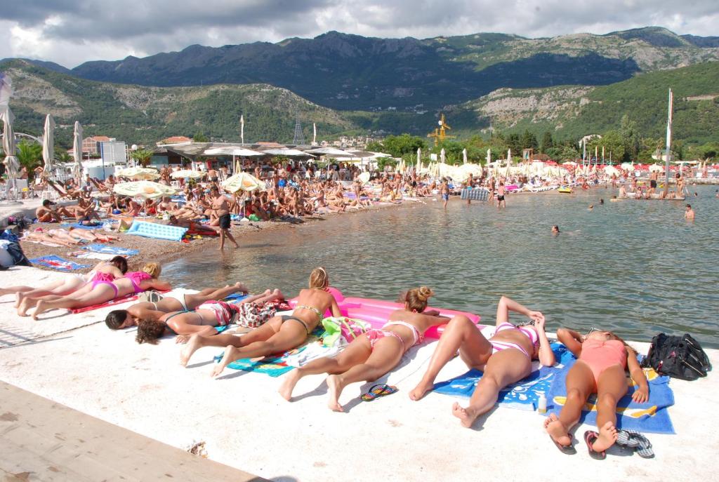 Двухместный (Двухместный номер с 2 отдельными кроватями и балконом), Budva Inn Guest House