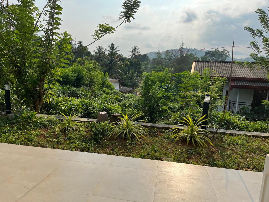 Hilltop Palace Elpitiya photo 4