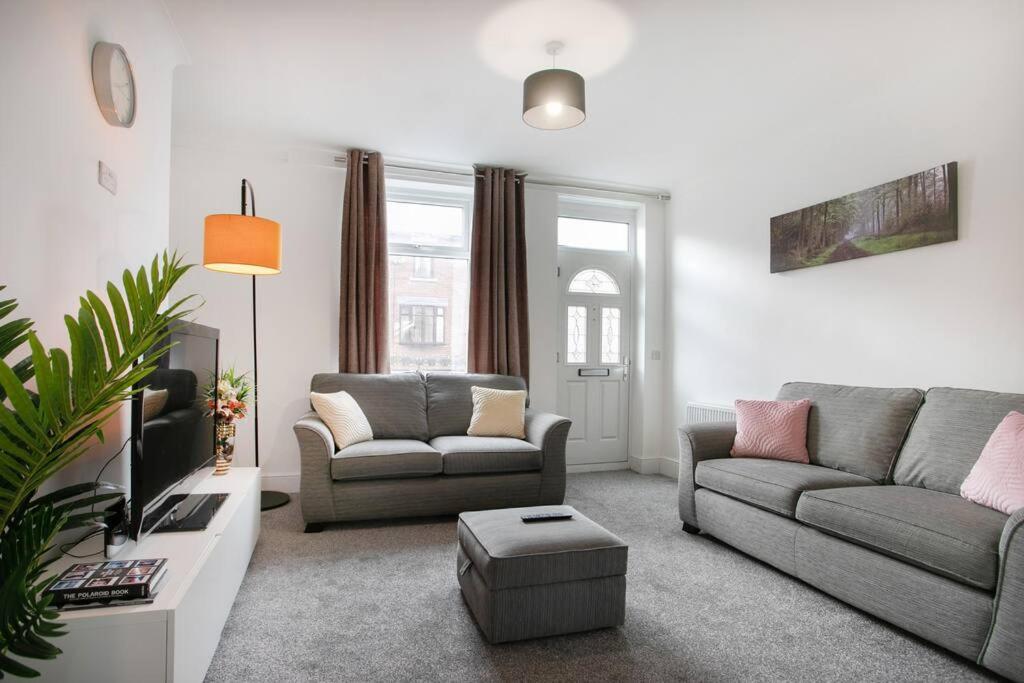 Cudworth House, Barnsley, for Contractors, Business Families etc photo 1