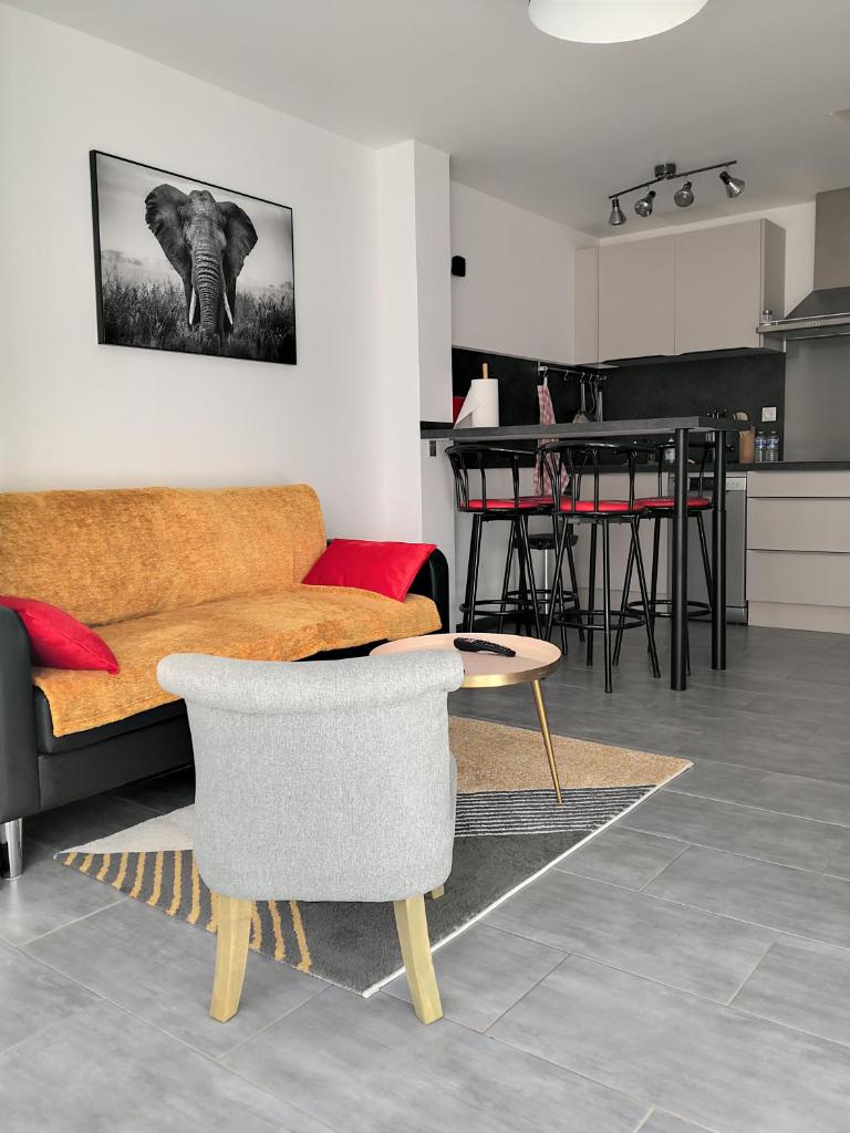 petit logement Crecy la chapelle photo 2