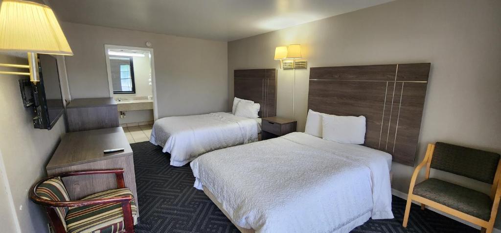 Alice Motor Inn image