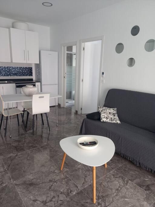 Apartamento cerca del puerto y del paseo photo 4