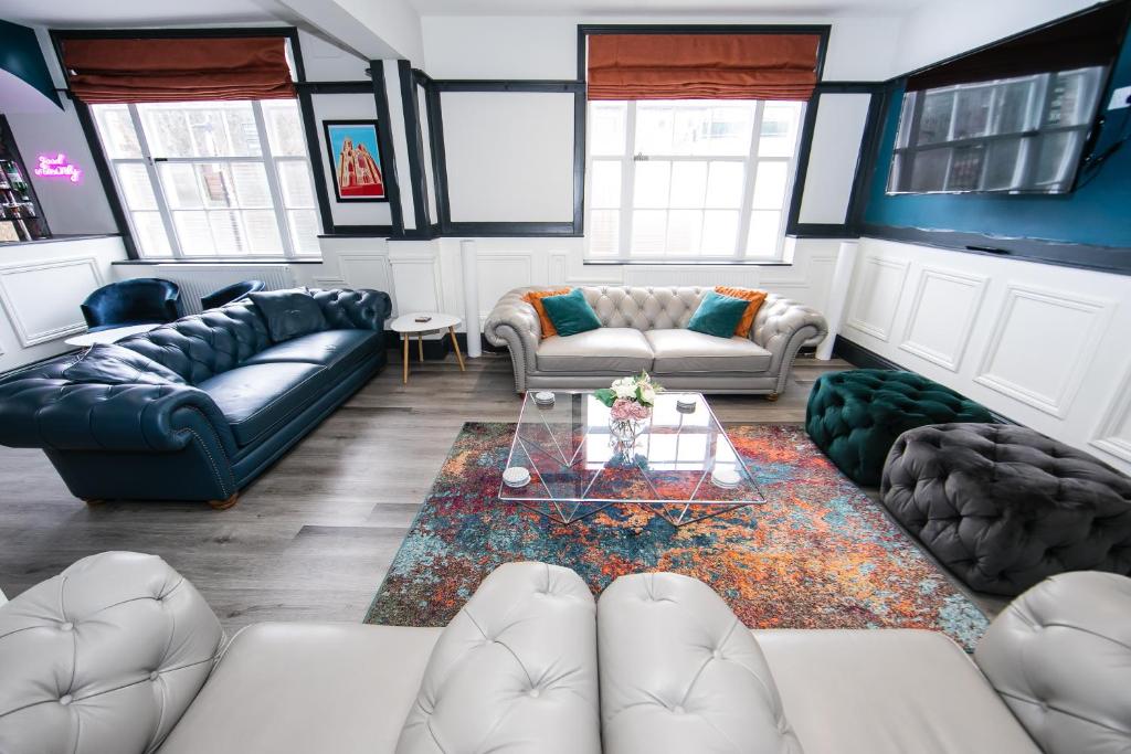 The Woolpack York - Unforgettable Group Getaway in Central York - Tap to explore photos