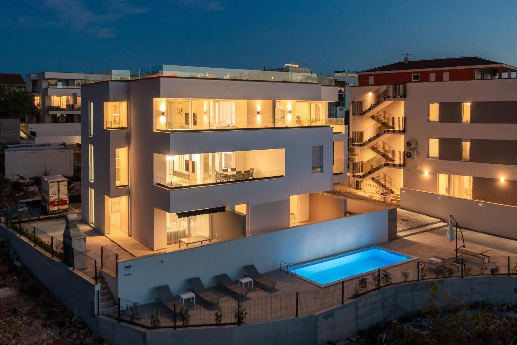 Luxury Apartment Dreams in Okrug with swimming pool, sea view, Wifi, parking photo 2