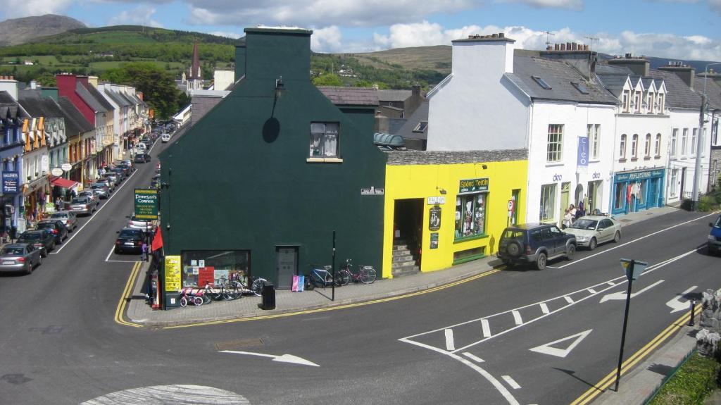 Fáilte Lodging Kenmare Town Centre - Tap to explore photos