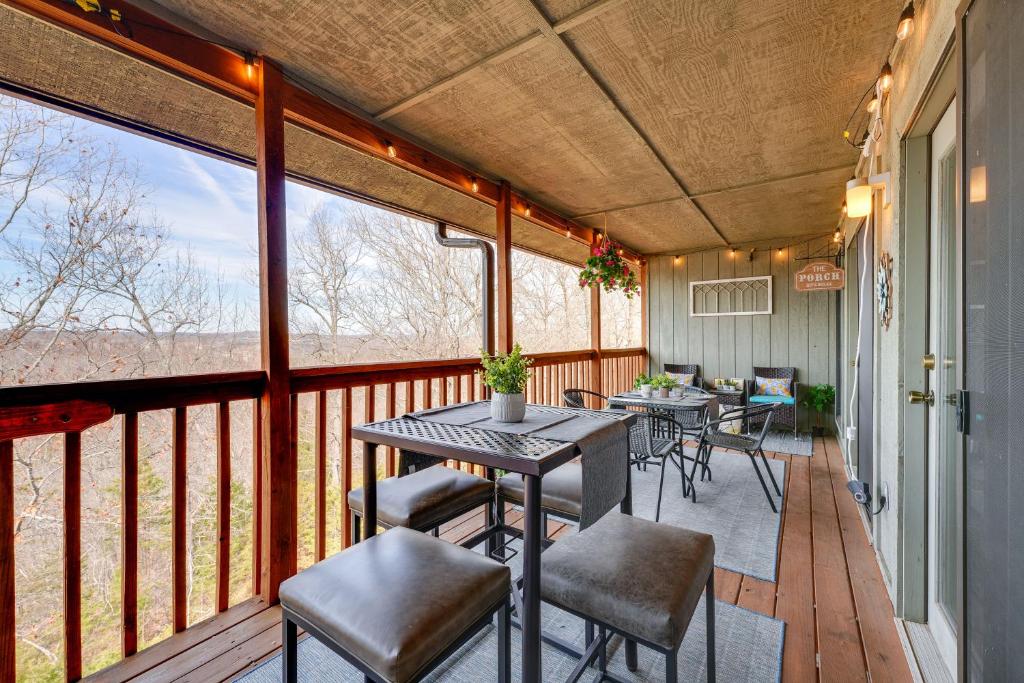 Modern Chic Home about 1 Mi to Silver Dollar City! photo 1