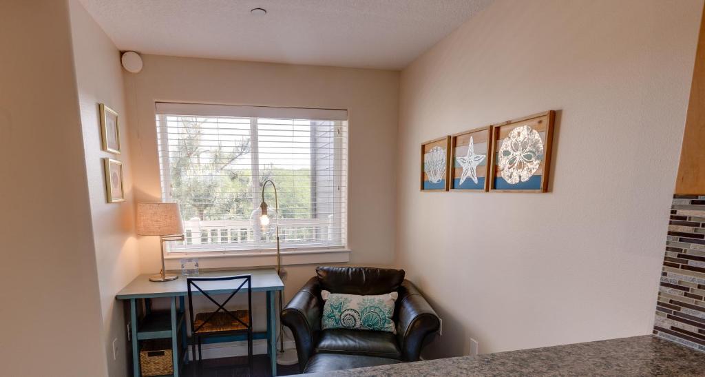 Calliope's Seaside Sanctuary Condo - Oyhut Bay Seaside Village photo 1