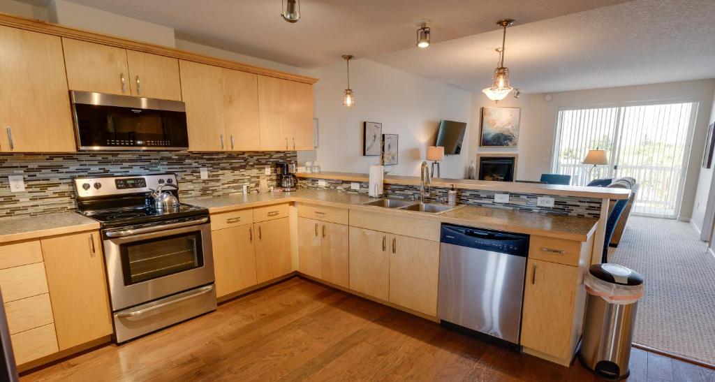 Calliope's Seaside Sanctuary Condo - Oyhut Bay Seaside Village photo 3
