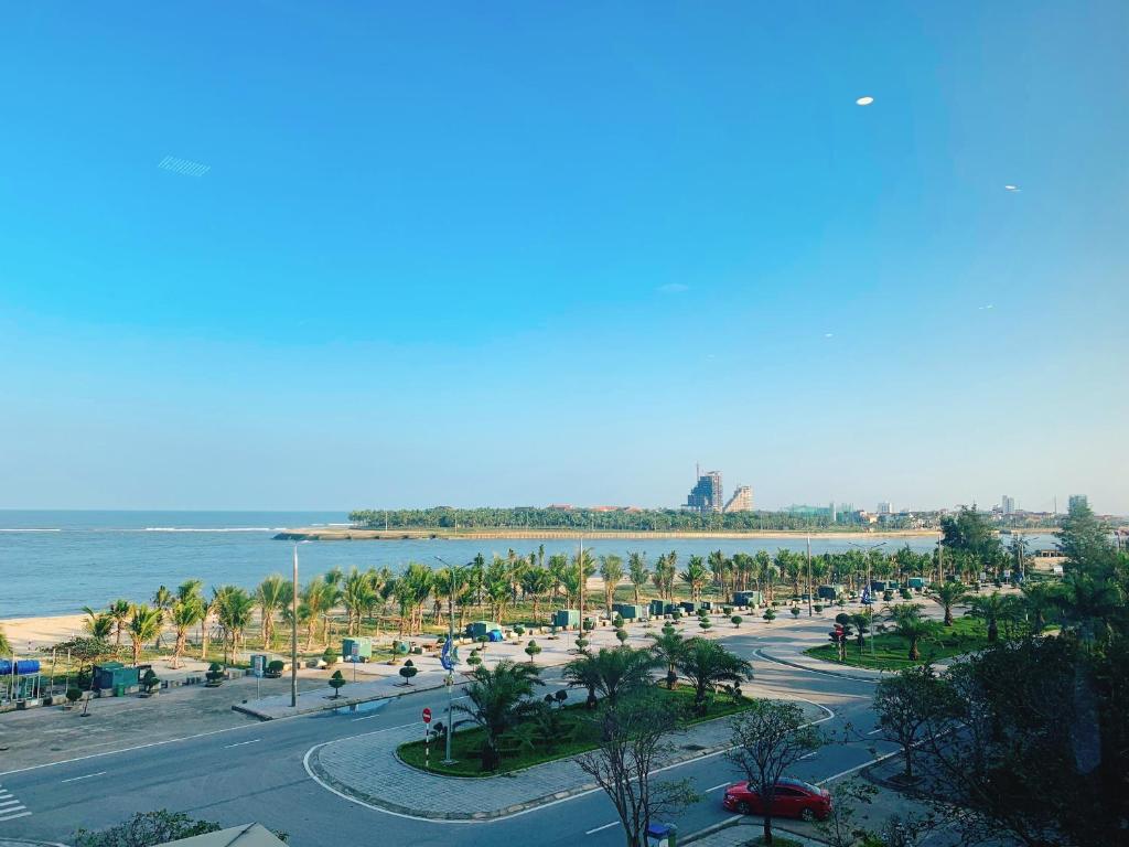 Muong Thanh Luxury Nhat Le Hotel