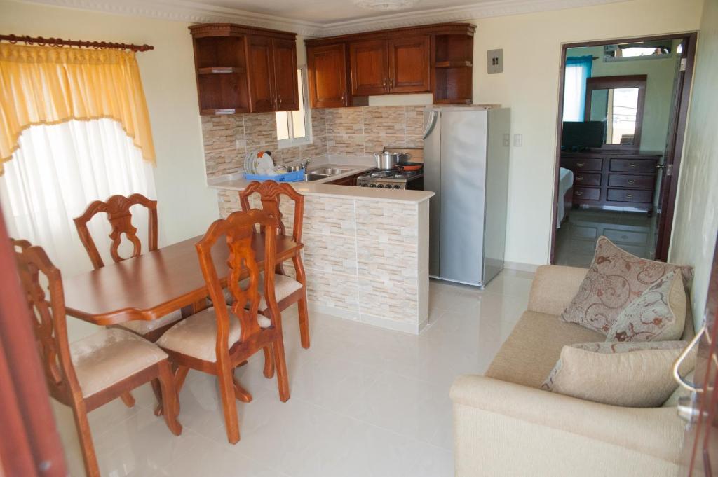 Tropical Island Apartahotel- one bedroom looking to the city