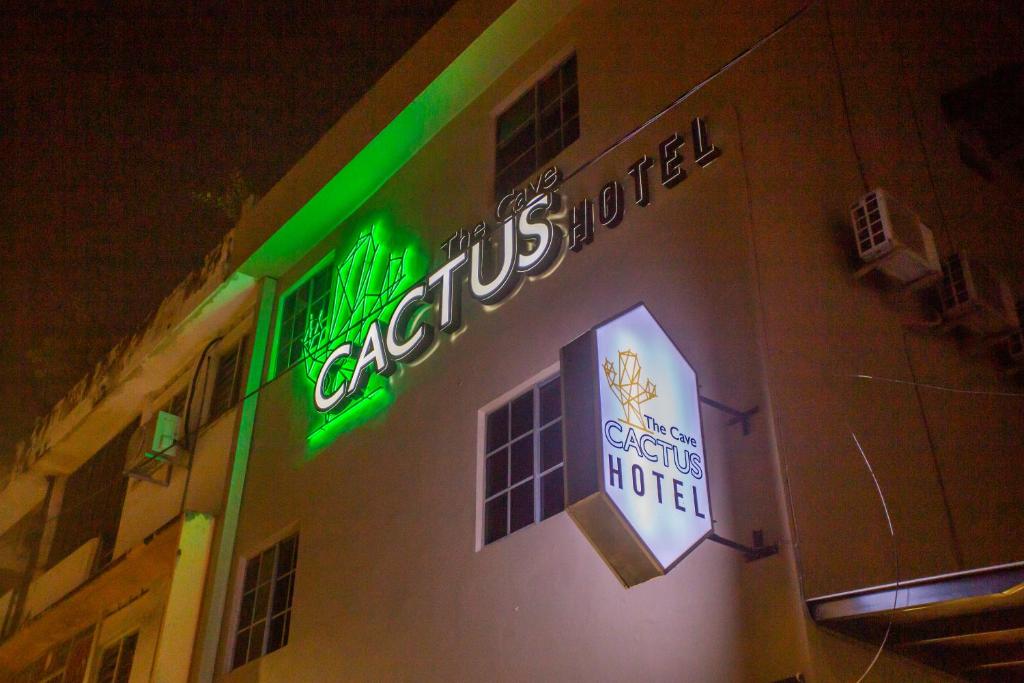 The Cave By Cactus Hotel Skudai photo 1
