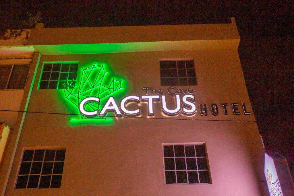 The Cave By Cactus Hotel Skudai photo 4
