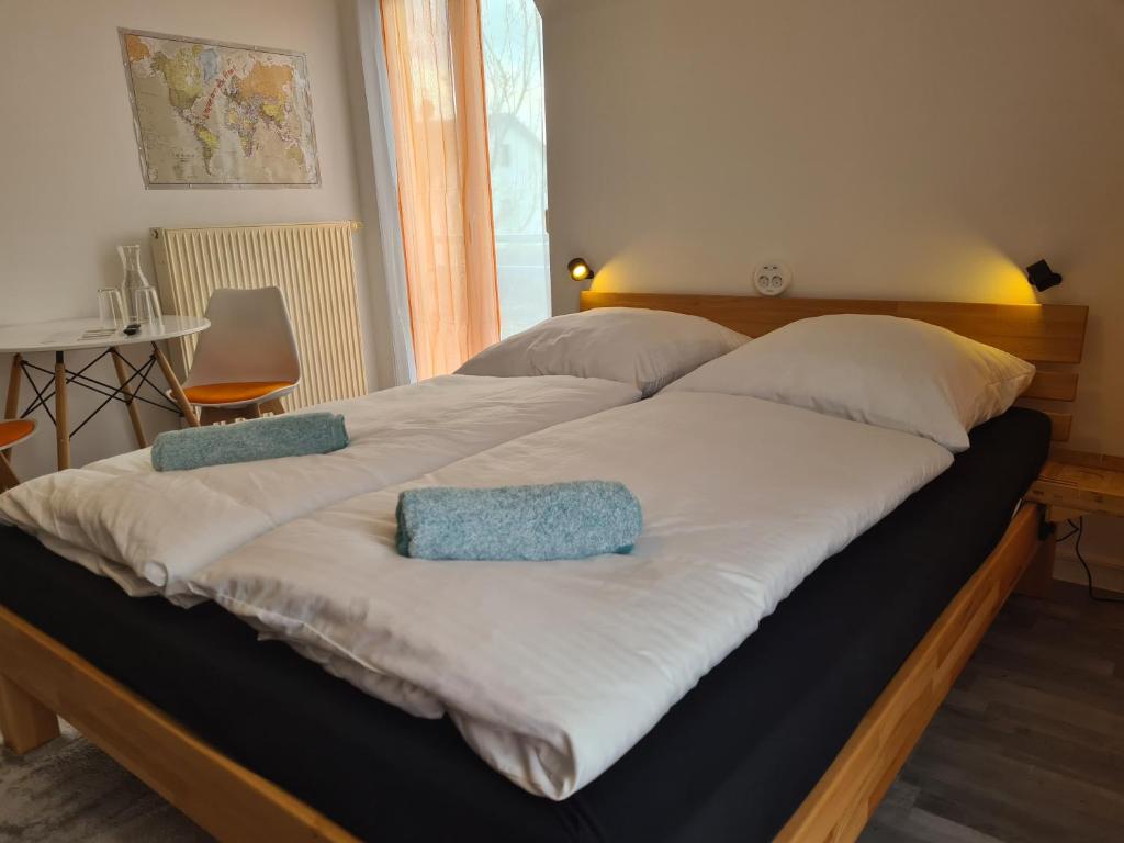 Lichtdurchflutetes Zimmer - Mainwiesen photo 2