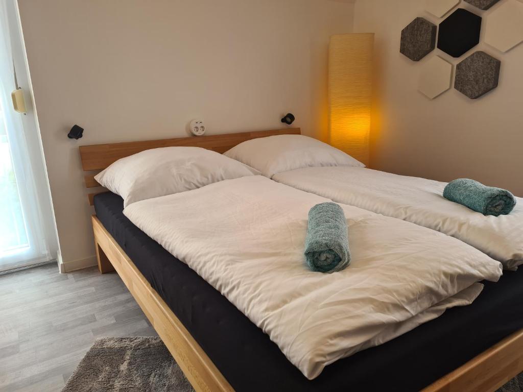 Lichtdurchflutetes Zimmer - Mainwiesen photo 3