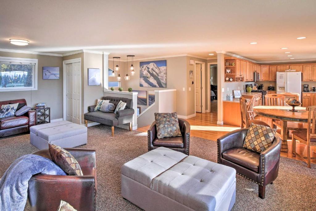Stunning Kent Lake House with Private Dock! photo 3
