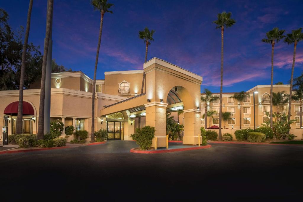 Best Western Escondido Hotel image
