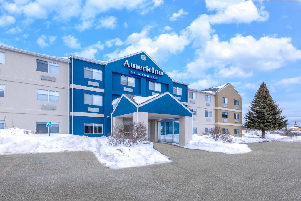 AmericInn by Wyndham Duluth photo 2