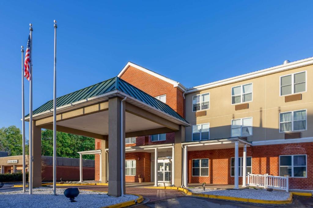 Wingate by Wyndham Waldorf - Washington DC Area photo 2