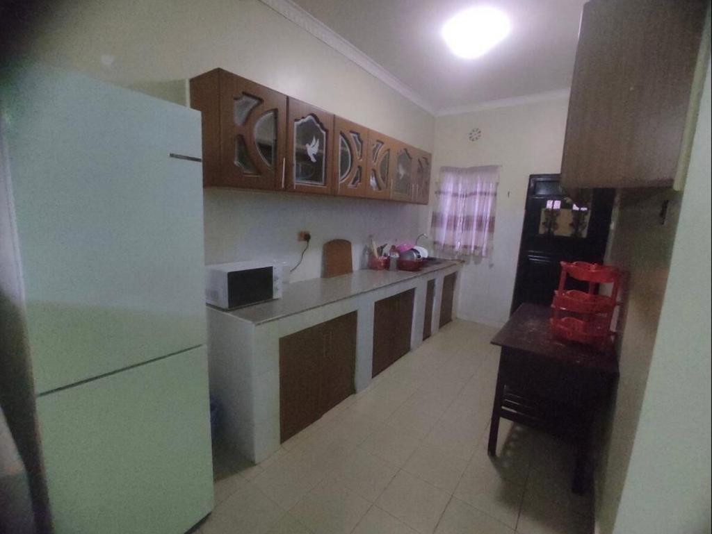 2 br own compound furnished hse photo 4