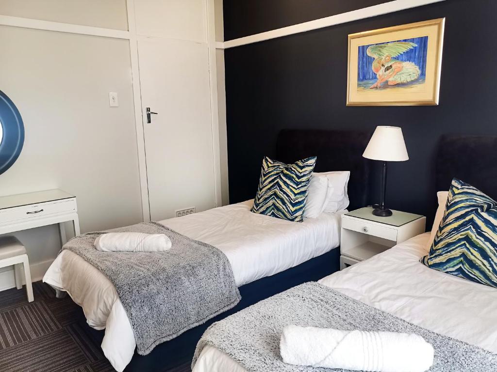 Thistle Hotel Room Type - Deluxe Twin Room