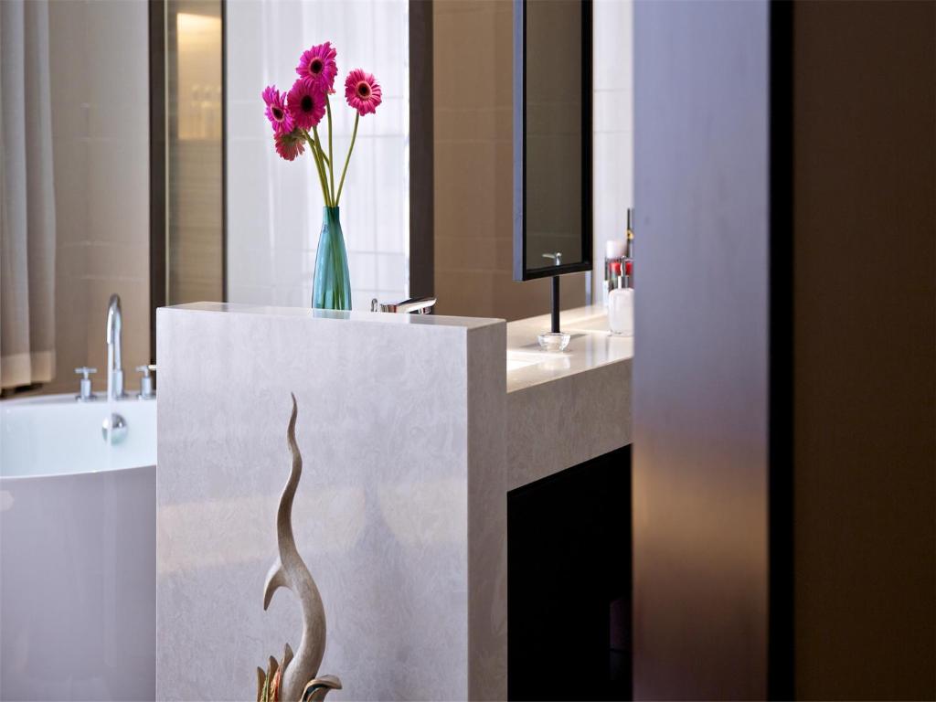 Сьюит (Предложение для проживания в Представительском люксе), SSAW Boutique Hotel ShanghaiHongkou