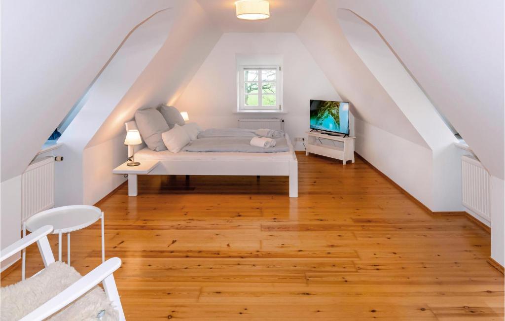 Awesome Home In Emmelsbll-horsbll With 2 Bedrooms And Wifi photo 2