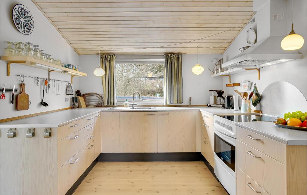Amazing Home In Nykbing Sj With 4 Bedrooms And Wifi photo 4