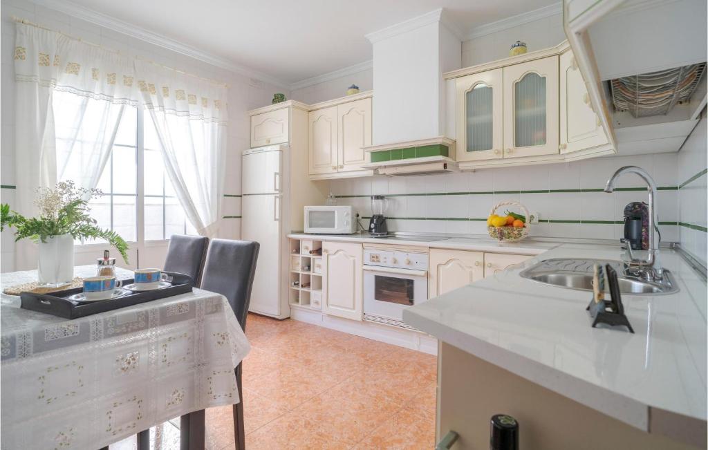 Awesome Home In Torrox Costa With Wifi And 3 Bedrooms photo 1