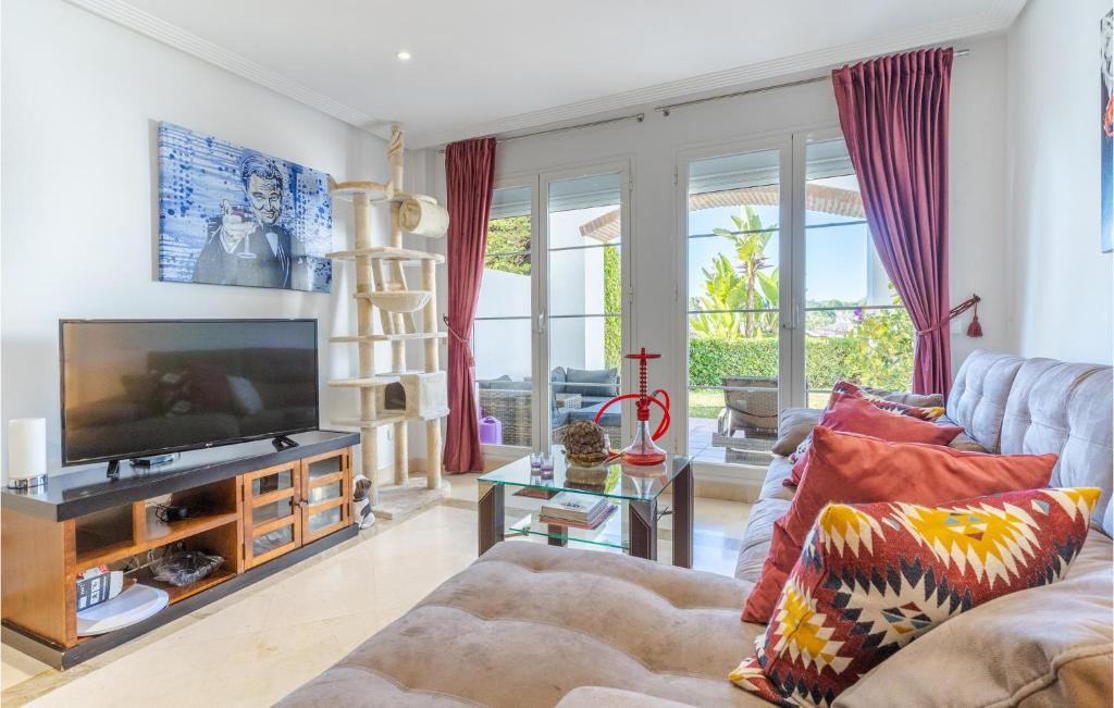 Awesome Apartment In Benahavis With Outdoor Swimming Pool And 2 Bedrooms photo 1