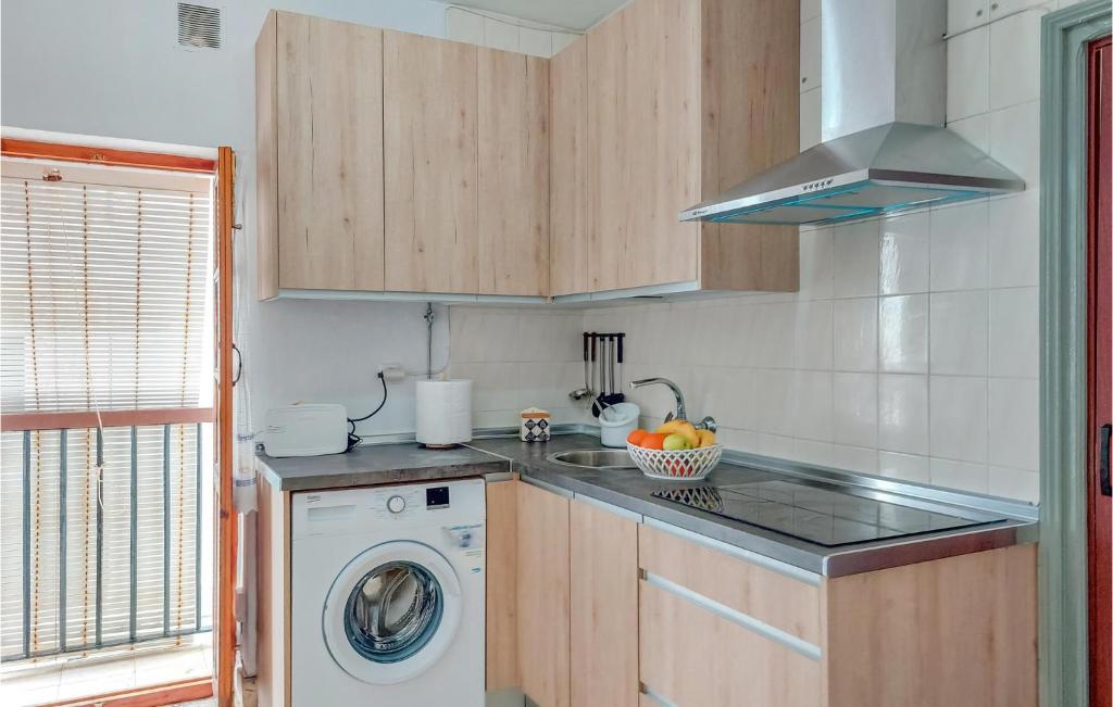 Stunning Apartment In Vejer De La Frontera With 2 Bedrooms And Wifi photo 1