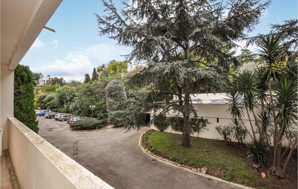 Awesome Apartment In Cannes With Outdoor Swimming Pool, Wifi And 2 Bedrooms photo 3