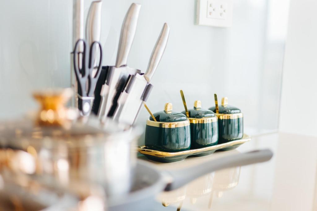 LUCK APART 9 - WestLake Hanoi - Balcony Apartment!