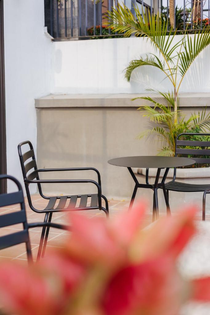 LUCK APART 9 - WestLake Hanoi - Balcony Apartment!