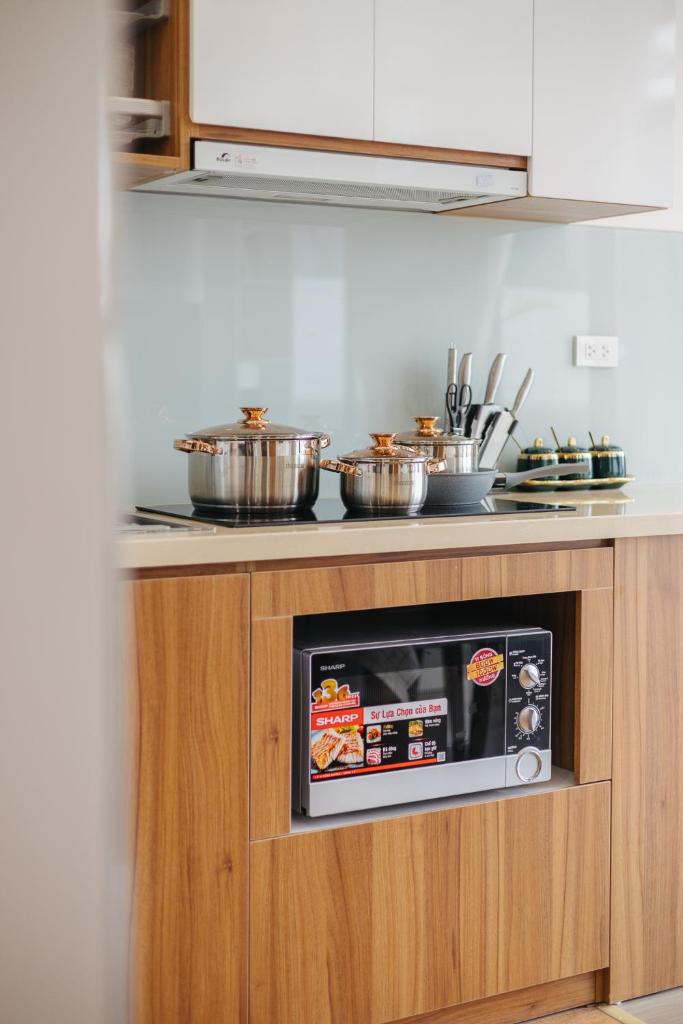 LUCK APART 9 - WestLake Hanoi - Balcony Apartment!