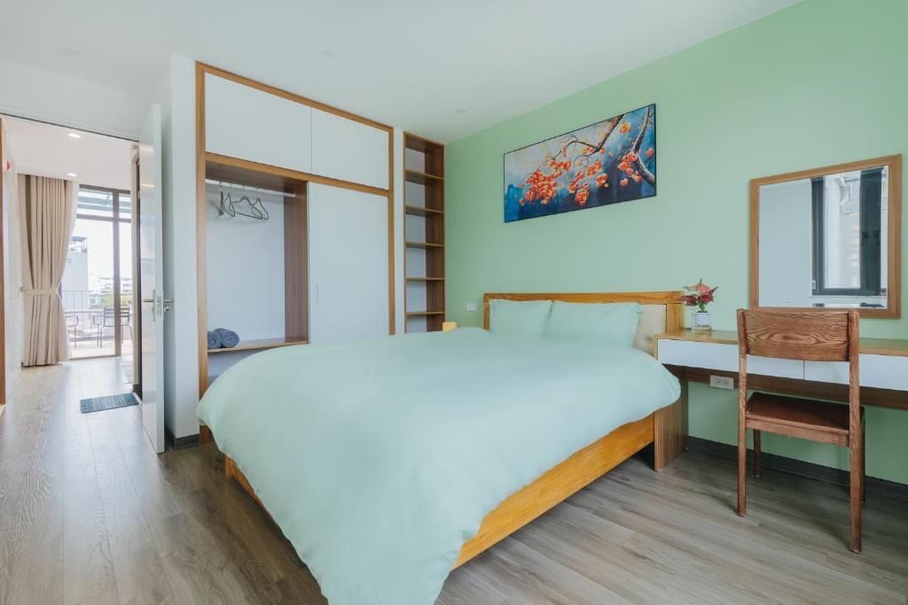 LUCK APART 9 - WestLake Hanoi - Balcony Apartment!