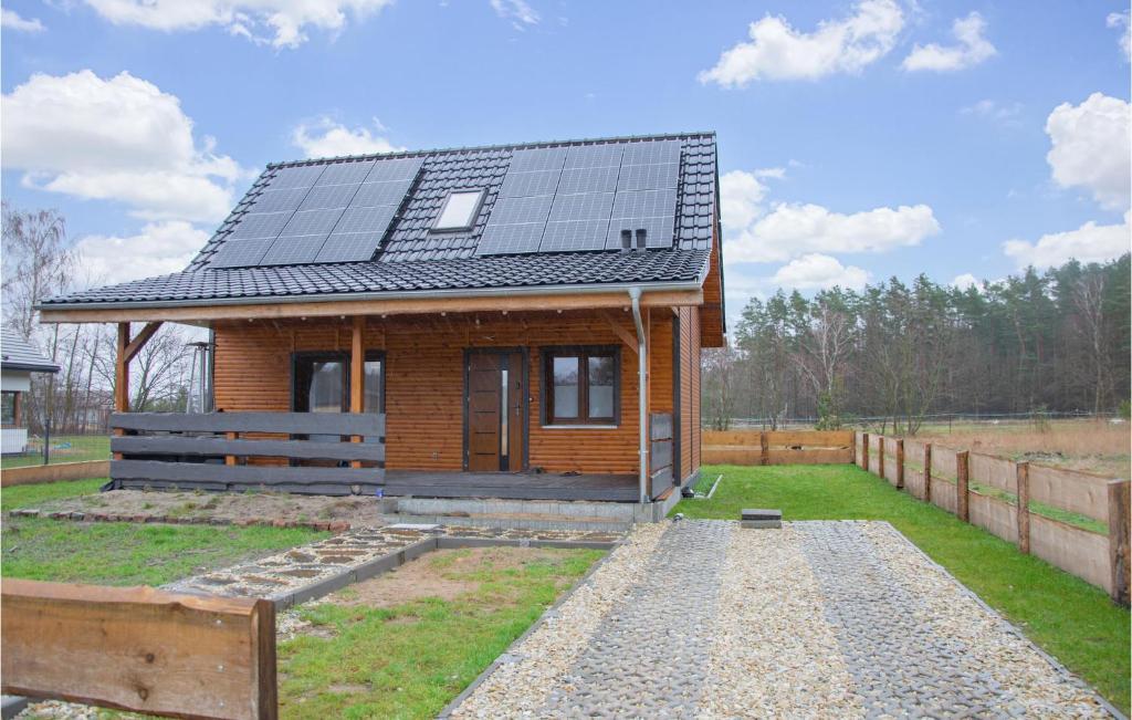 Amazing Home In Brzzki With Wifi And 2 Bedrooms