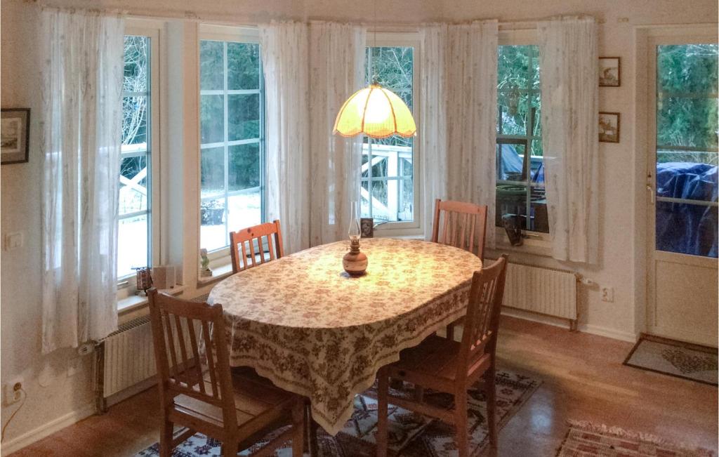 Awesome Home In Ljuster With Wifi And 5 Bedrooms photo 3