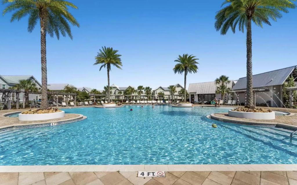 Barefoot Bungalow Sleeps 12 in Prominence Pet Friendly Golf Cart photo 4