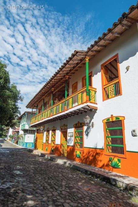 Casa Guayaquil en el Parque Principal Cauca Viejo photo 3