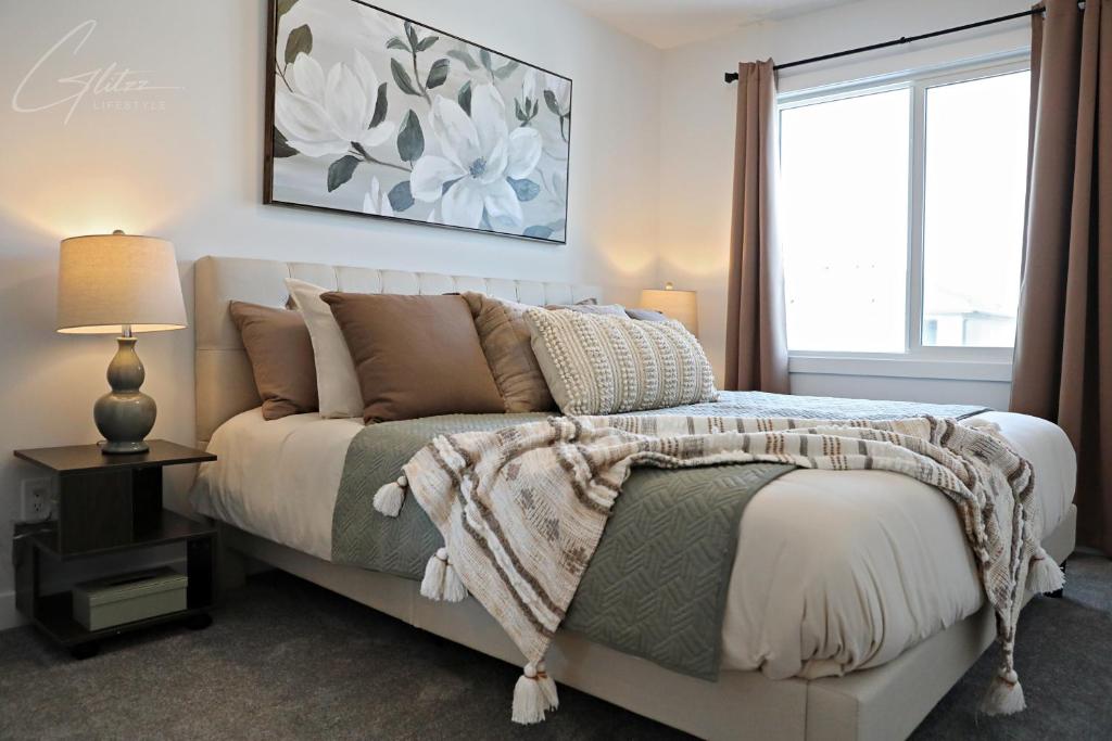 Modern Retreat 3 King Beds,Garage,Disney photo 3