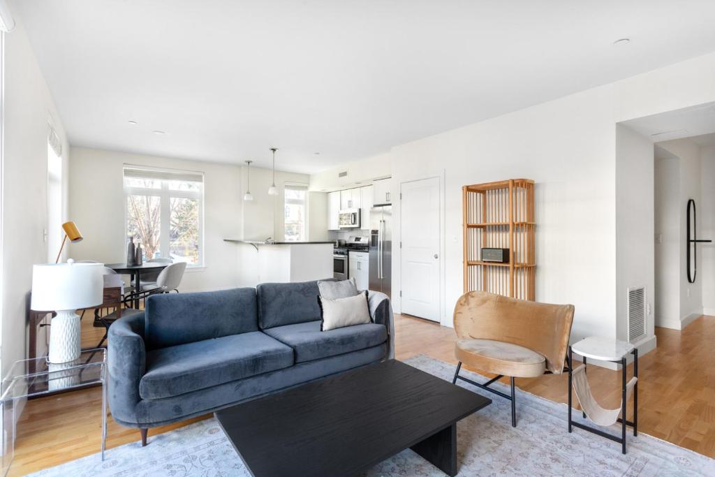 Porter Sq 2BR w WD Elevator by Davis Station BOS-319 photo 2